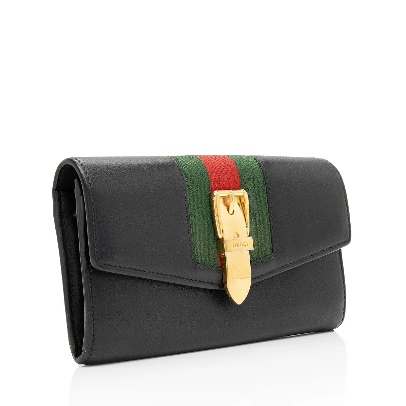 Gucci backpacks for women with a multi - pocket designGucci Calfskin Sylvie Continental Wallet (1uI8WQ)