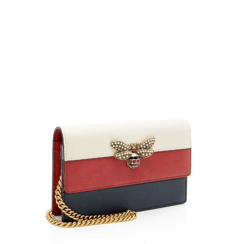 Ladies Gucci shoulder bags with a magnetic - closure flapGucci Calfskin Queen Margaret Wallet on Chain (9Q7LIA)