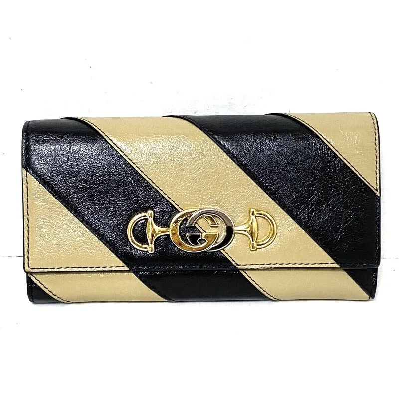 Women Gucci bags with a magnetic snap closure for easy accessGucci Zumi Beige Black Leather -