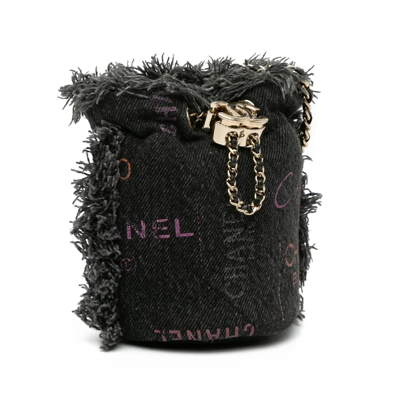 Chanel bags with the perfect balance of luxury and functionalityChanel Mini Denim Mood Bucket with Chain (LvMq1k)