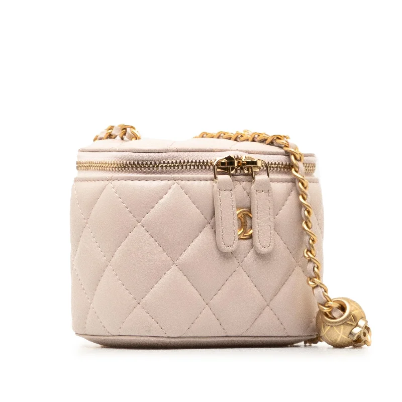 Chanel Chain Strap Handbag for Everyday UseChanel Mini Lambskin Pearl Crush Vanity (NxWTyw)