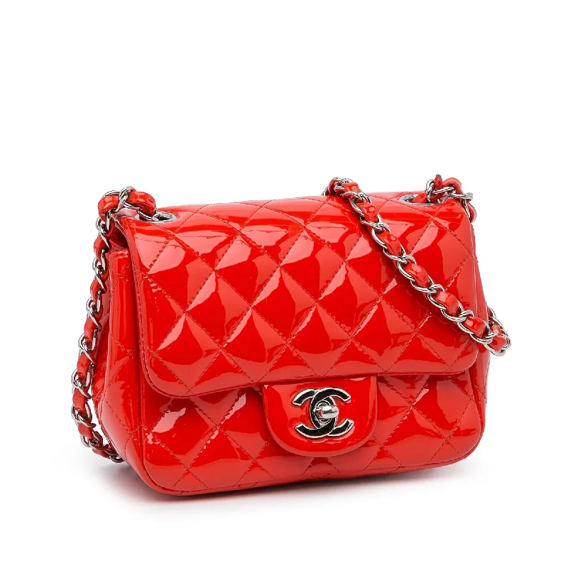 Chanel Lightweight Handbag for Daily ErrandsChanel Mini Patent Classic Square Single Flap (1Esv8z)