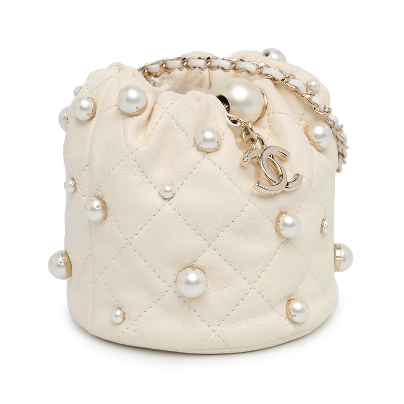 Chanel bags with modern touchesChanel Mini Quilted Lambskin About Pearls Drawstring Bucket Bag (KIu1EB)