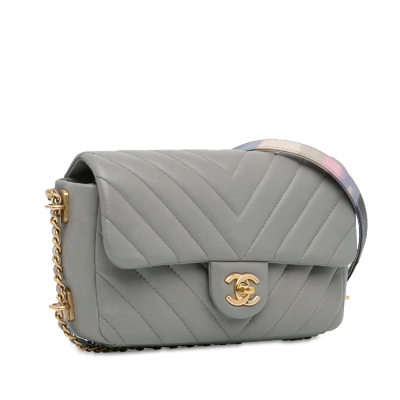 Chanel bags perfect for everyday elegChanel Mini Rectangular Chevron Lambskin Chain Around Flap (nJr512)