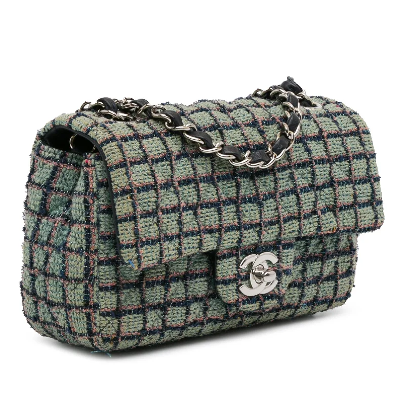 Chanel bags for women with a taste for high fashionChanel Mini Rectangular Classic Tweed Flap (QUYc9A)