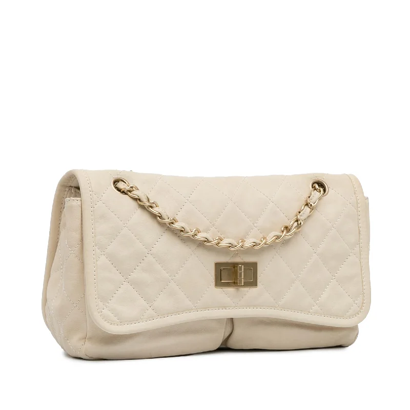 Chanel Small Crossbody Bag for TravelChanel Natural Beauty Split Pocket (EsYCmM)