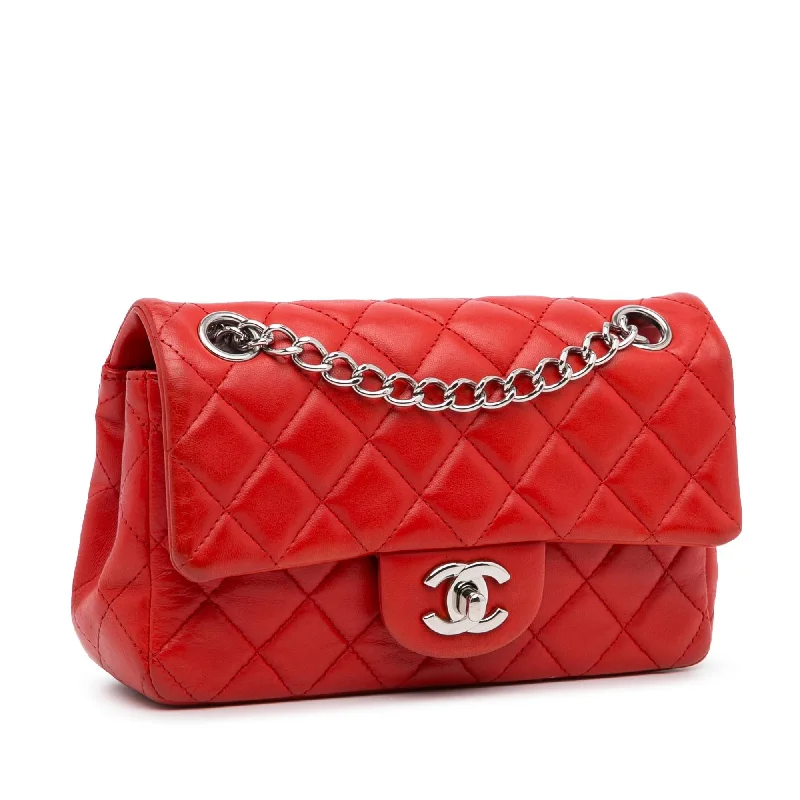 Chanel Lightweight Handbag for Daily ErrandsChanel New Mini Classic Lambskin Single Flap (Z0MDiN)