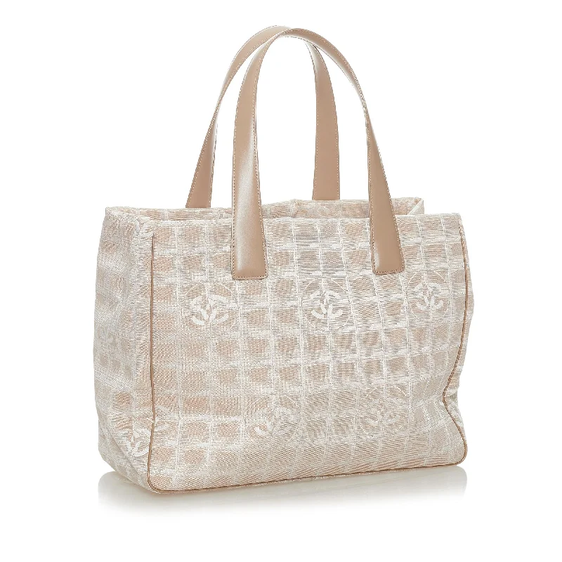 Chanel All - Match Handbag for Versatile StylingChanel New Travel Line Nylon Tote Bag (28193)