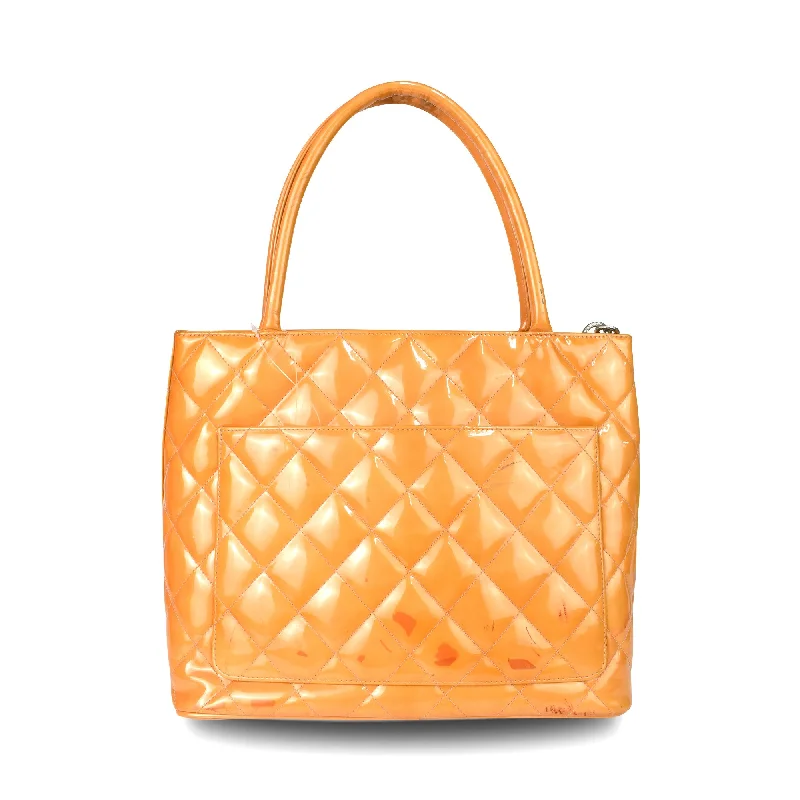 Chanel Quilted Leather Shoulder Bag for FashionistasChanel 'Medallion' Tote Bag