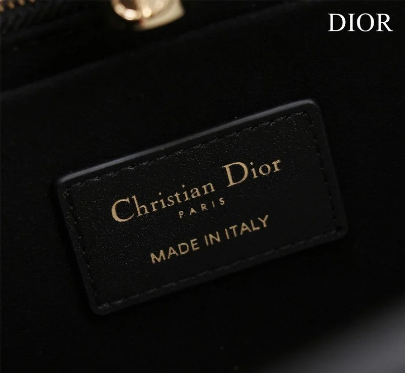 Christian Dior bags with a detachable coin purse insideDior Bag