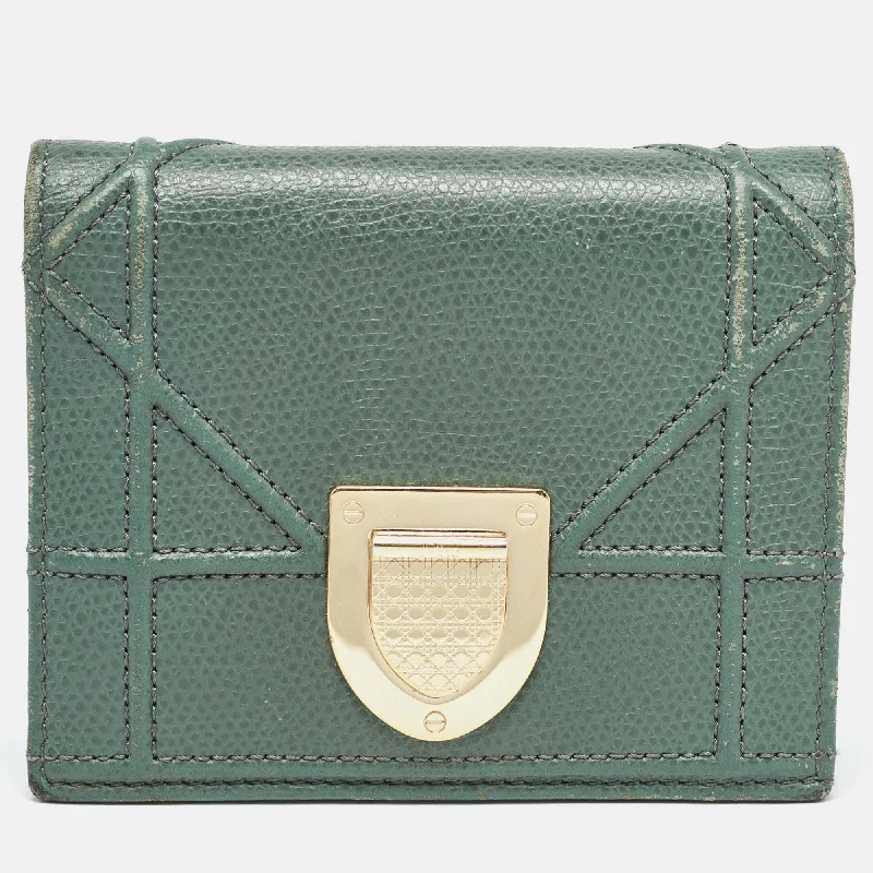 High - fashion Christian Dior bags with a geometric patternDIOR Green Leather ama Bifold Compact Wallet